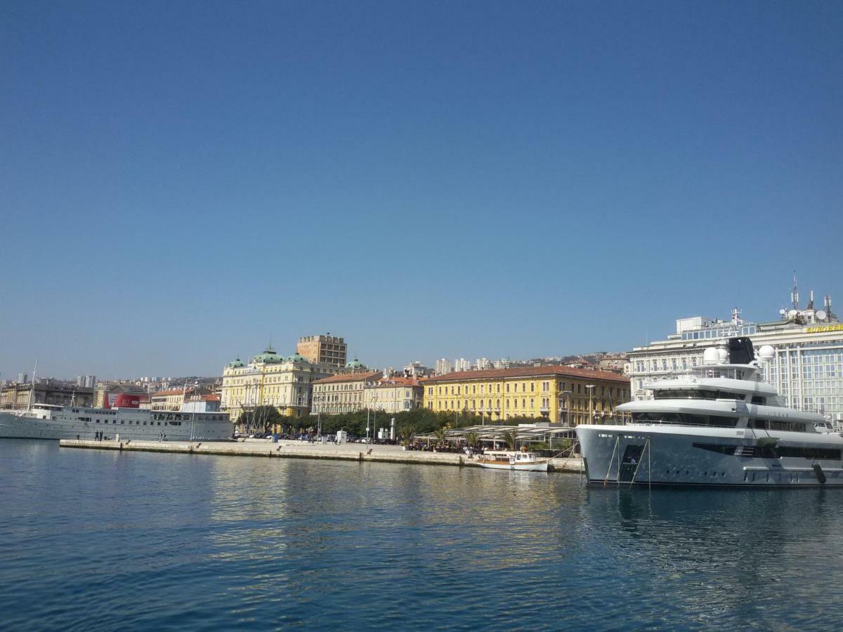 Apartment Belvedere With Seaview Рийека Екстериор снимка